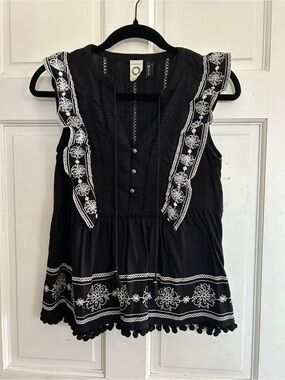 Anthropologie Black Tank Top w/PomPoms, Embroidered Trim, Cute Buttons. Size 0